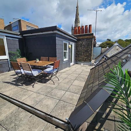 Cityscape Haven: 1 Bedroom Apartment With Terrace And City View Bornemouth Extérieur photo