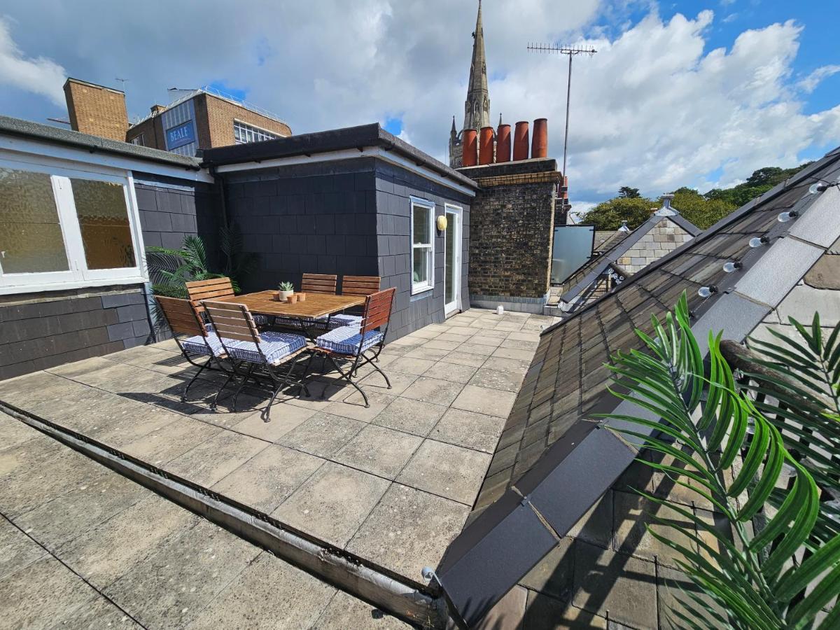 Cityscape Haven: 1 Bedroom Apartment With Terrace And City View Bornemouth Extérieur photo