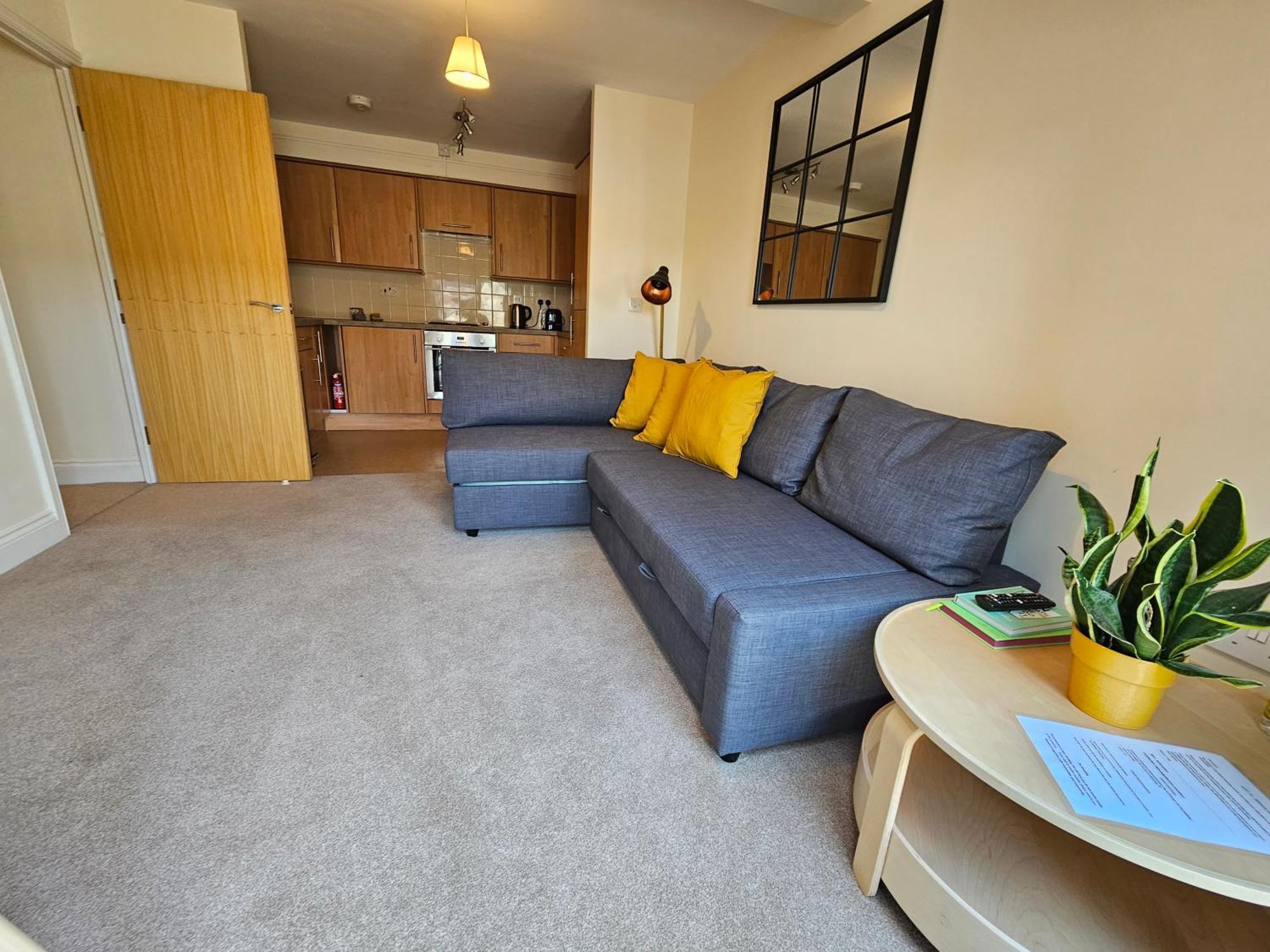 Cityscape Haven: 1 Bedroom Apartment With Terrace And City View Bornemouth Extérieur photo